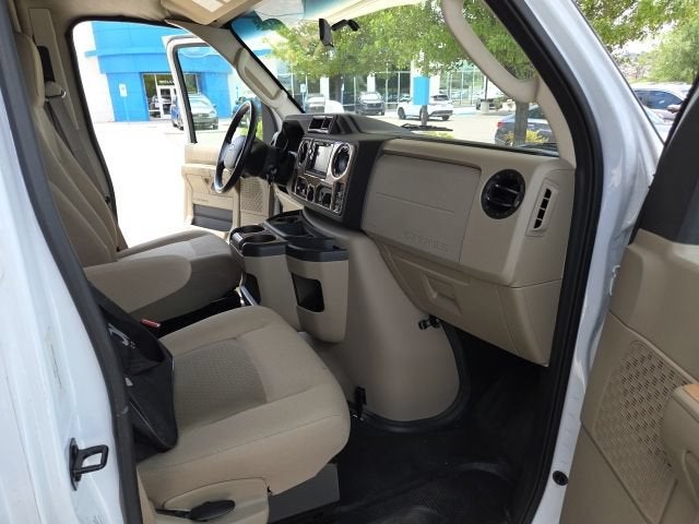 2017 Ford E-Series Cutaway Base