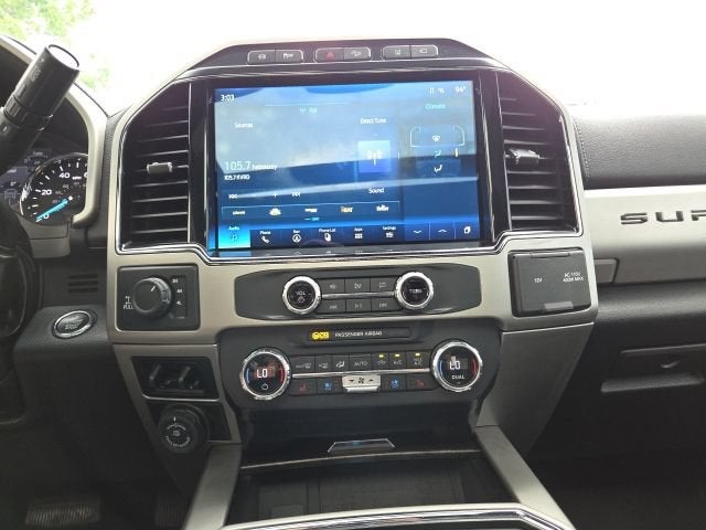 2022 Ford Super Duty F-350 SRW LARIAT