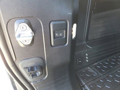 2021 Land Rover Defender SE