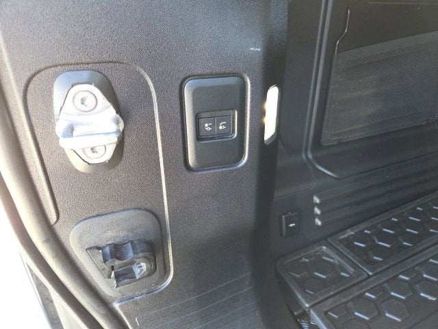 2021 Land Rover Defender SE