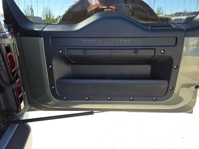 2021 Land Rover Defender SE