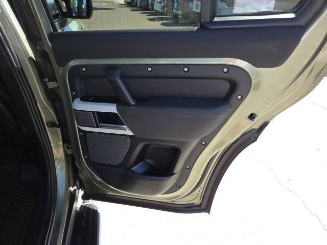 2021 Land Rover Defender SE